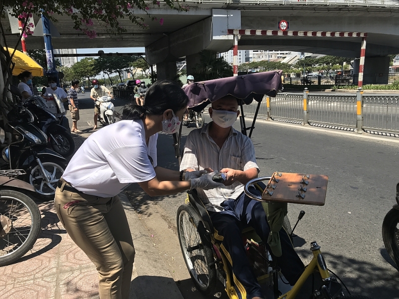 am ap tinh nguoi trong mua dai dich