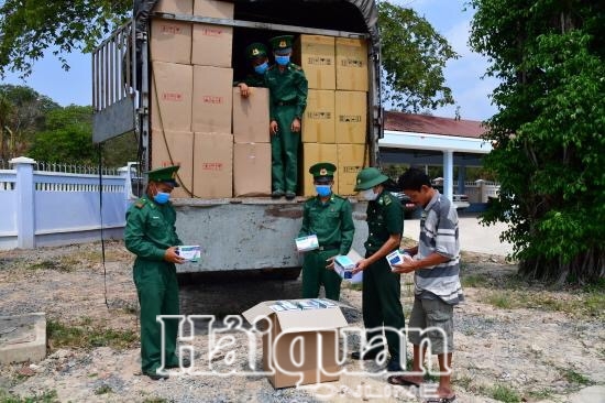 tay ninh bat giu nhieu vu xuat lau khau trang qua bien gioi