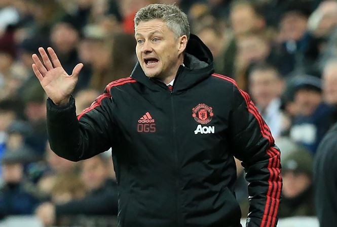 thua barcelona tren san nha hlv solskjaer van noi cung