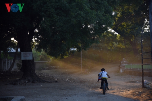 ve dep thanh binh cua lang co mingun o myanmar