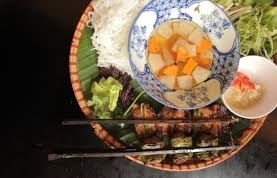 Bún chả nướng que tre Hà Nội