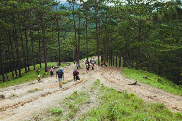 kham pha cung duong trekking dep nhat viet nam