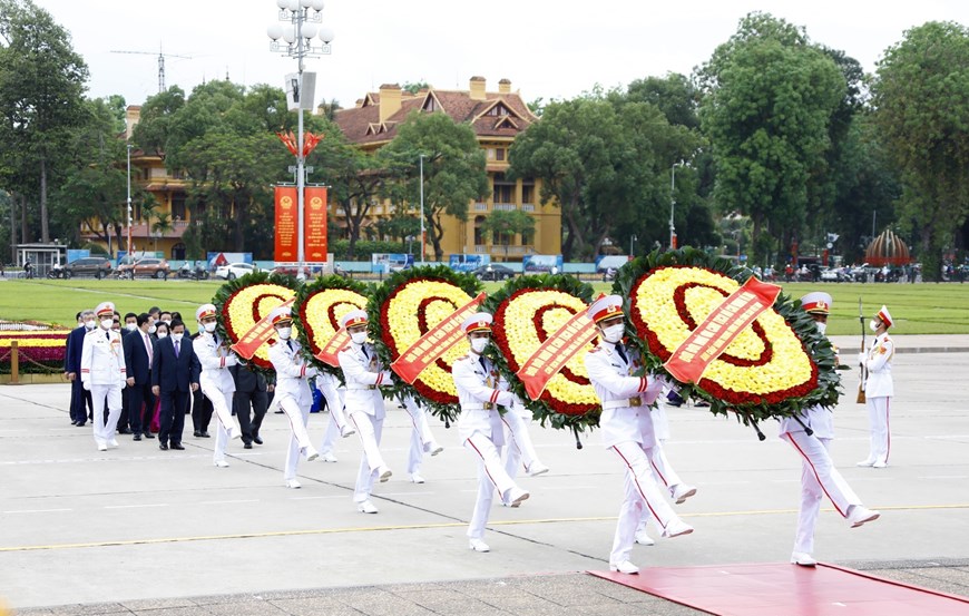 Lãnh đạo Đảng, Nhà nước vào Lăng viếng Chủ tịch Hồ Chí Minh