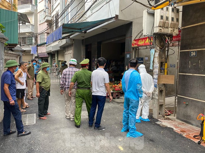 ha noi phong toa khu dan cu vi co truong hop nghi nhiem covid 19