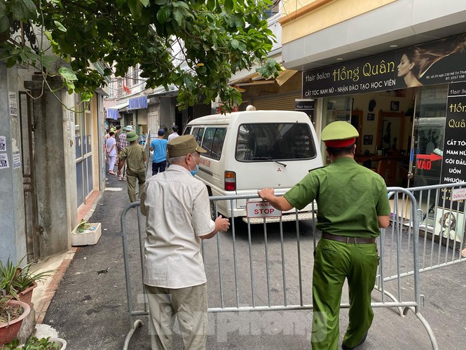 ha noi phong toa khu dan cu vi co truong hop nghi nhiem covid 19