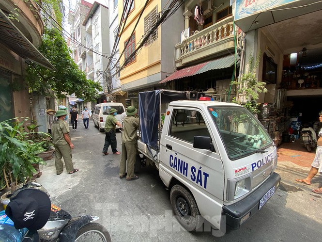 ha noi phong toa khu dan cu vi co truong hop nghi nhiem covid 19