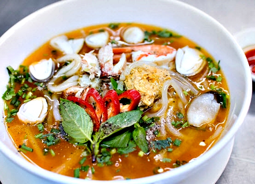 Bánh canh cua Huế