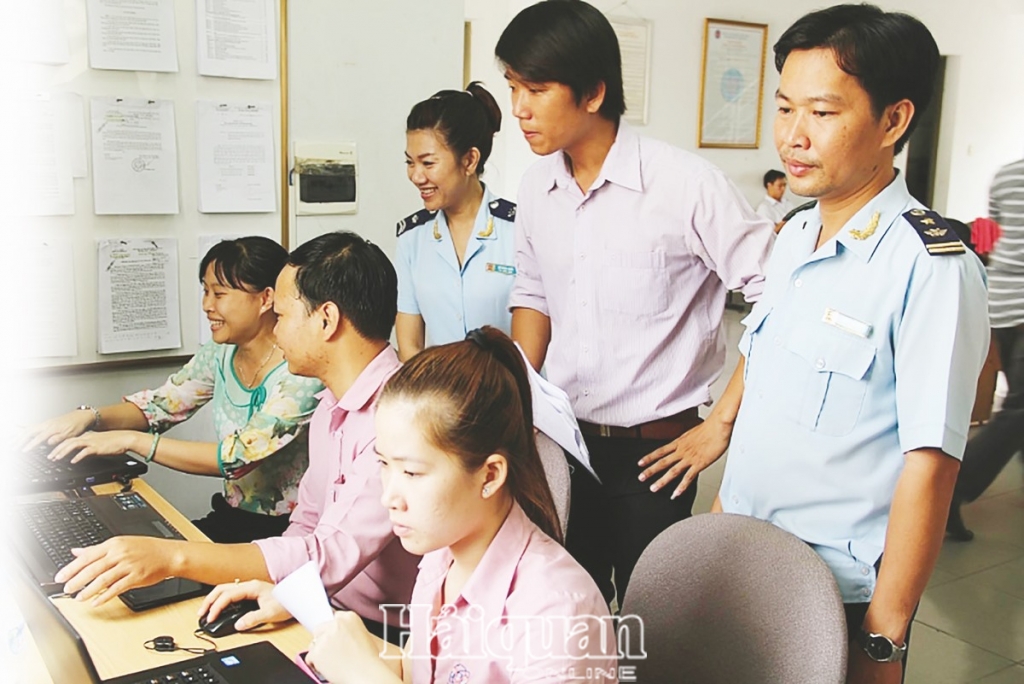 hai quan binh duong nhieu sang kien cai cach thu tuc hanh chinh hien dai hoa hai quan 110620