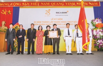 Bac A bank kỷ niệm 25 năm thành lập và đón nhận huân chương lao động hạng Ba