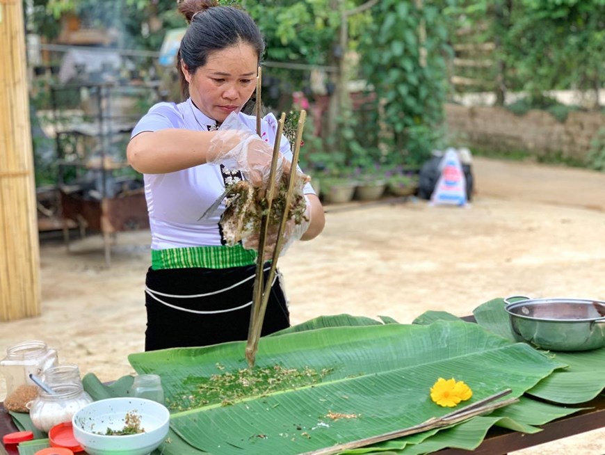 pa pinh top dac san nguoi thai chi danh moi khach quy