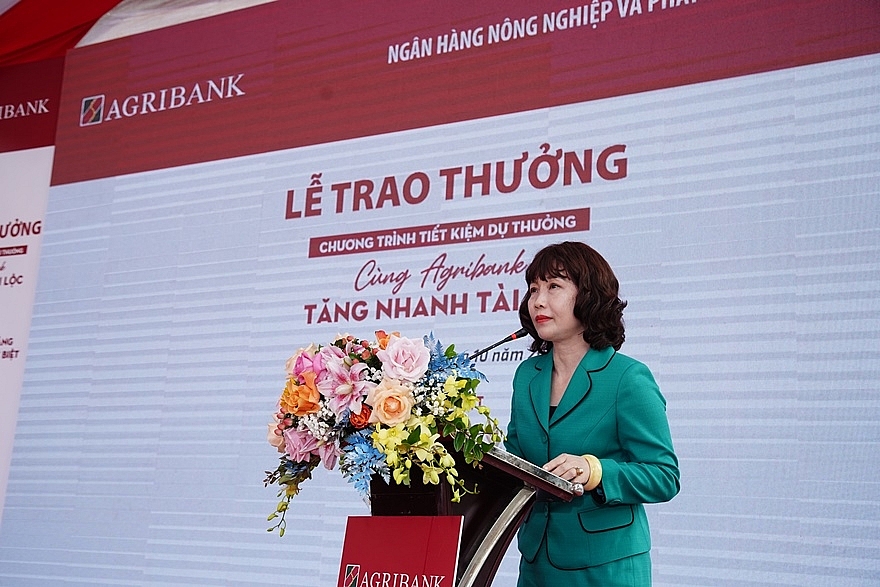 Khách hàng thứ 2 nhận giải thưởng 01 tỷ đồng khi gửi tiết kiệm tại Agribank