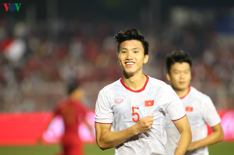 van hau hung dung va doi hinh tieu bieu mon bong da nam sea games 30