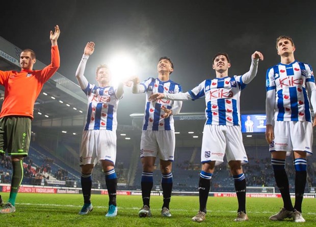 doan van hau chinh thuc ra san o doi 1 cua sc heerenveen