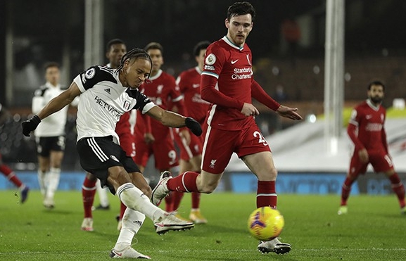 Kết quả Ngoại hạng Anh: Liverpool thoát thua "kèo dưới" nhờ penalty