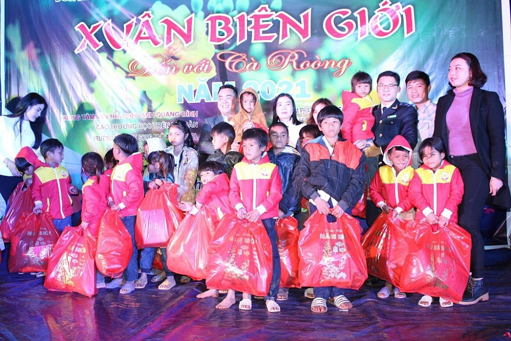 Thanh niên Hải quan Quảng Bình với chương trình “Xuân biên giới”