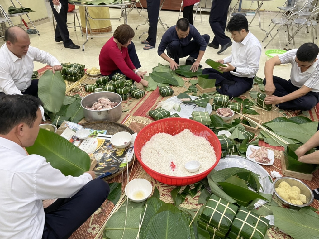 Tết sớm ở Hải quan Vạn Gia