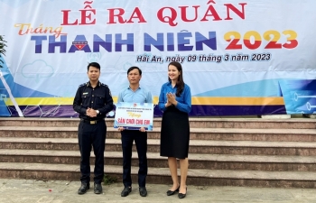 Thanh niên Hải quan Quảng Trị bàn giao công trình 