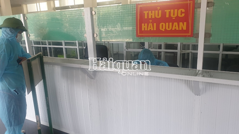 Hải quan Điện Biên: Phòng chống dịch nhưng không để đình trệ công việc