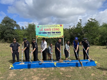 Thanh niên Hải quan Quảng Trị khởi công xây nhà tình nghĩa cho hộ nghèo