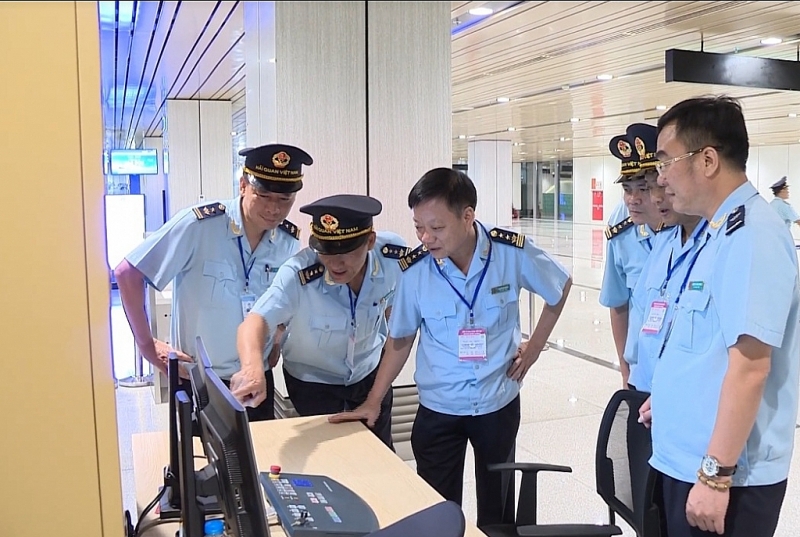 thu tuc hai quan nhanh gon cho chuyen bay dau tien tu han quoc den van don