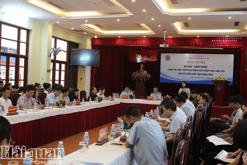 gan 33000 to khai xuat nhap khau qua dia ban quang ninh