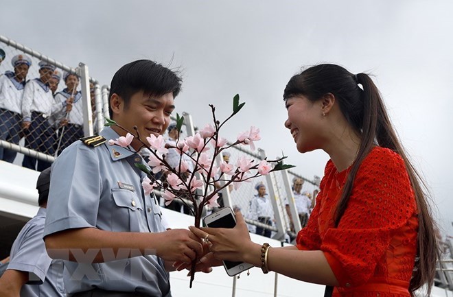 nhung mon qua tinh than dac biet gui toi hai dao trong dip tet