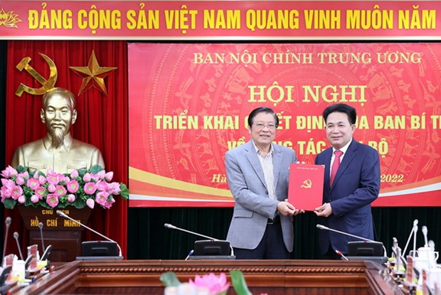 Trao quyet dinh cua Ban Bi thu bo nhiem Pho Truong Ban Noi chinh TW hinh anh 1