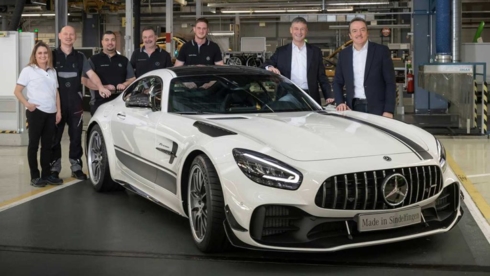 mercedes amg gt r pro cung amg gt 2020 da bat dau lan banh khoi nha may