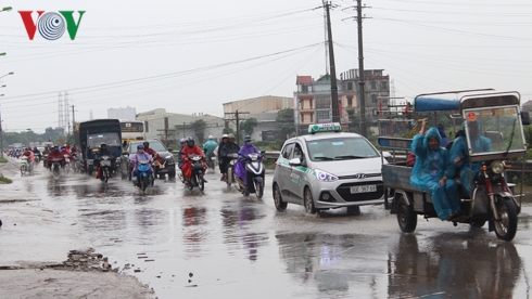 anh nguoi dan doi mua tro lai ha noi sau ky nghi le 304