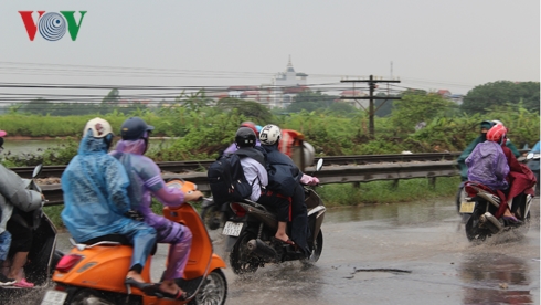 anh nguoi dan doi mua tro lai ha noi sau ky nghi le 304