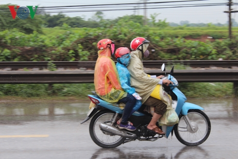 anh nguoi dan doi mua tro lai ha noi sau ky nghi le 304