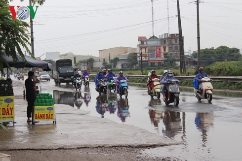 anh nguoi dan doi mua tro lai ha noi sau ky nghi le 304