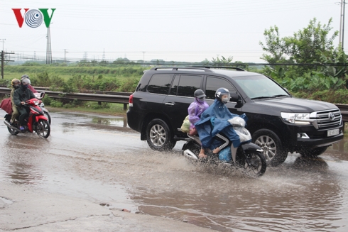 anh nguoi dan doi mua tro lai ha noi sau ky nghi le 304