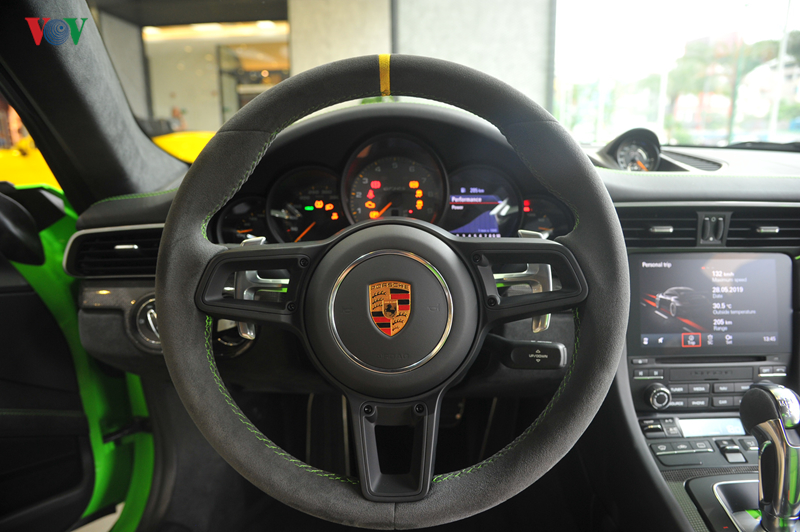 kham pha porsche 911 gt3 rs mau xanh lizard green doc nhat viet nam