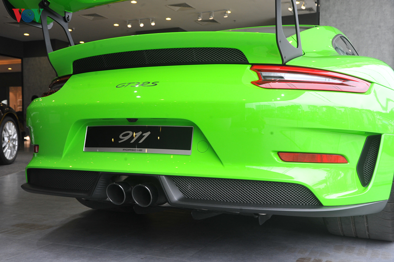 kham pha porsche 911 gt3 rs mau xanh lizard green doc nhat viet nam