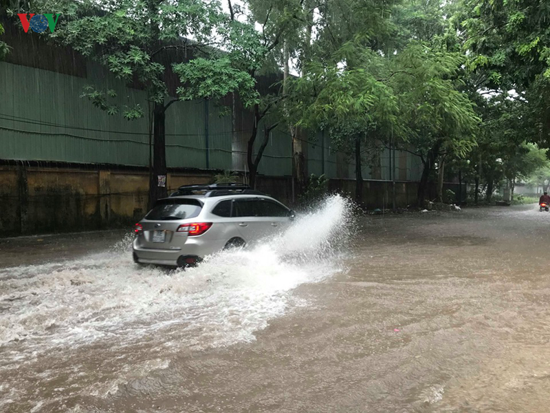 nhieu tuyen pho o ha noi menh mong nuoc