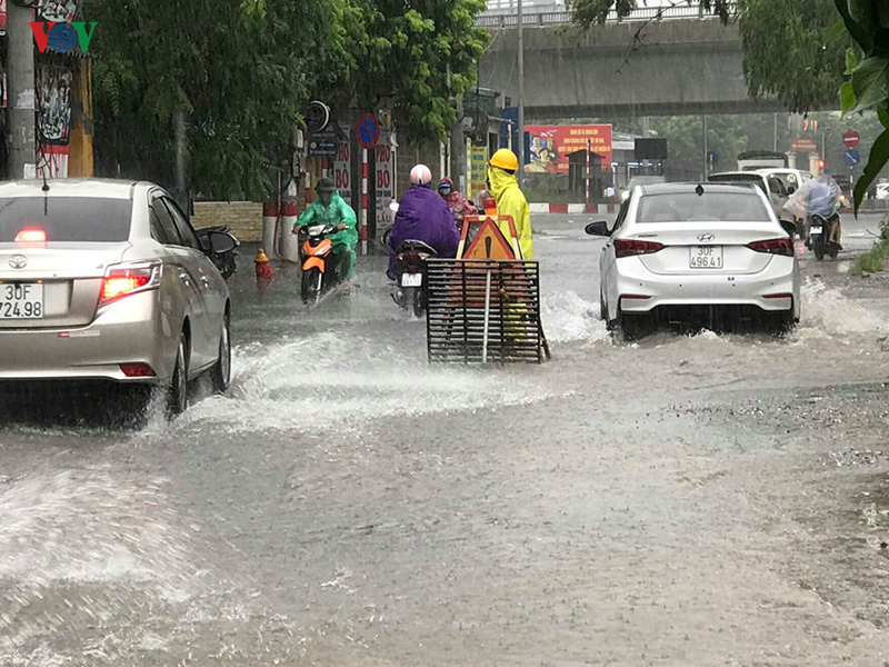 nhieu tuyen pho o ha noi menh mong nuoc