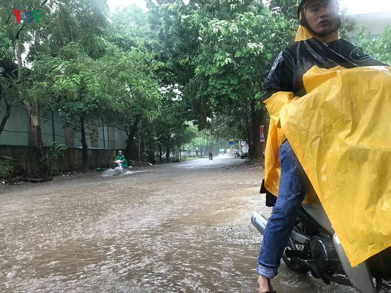 nhieu tuyen pho o ha noi menh mong nuoc