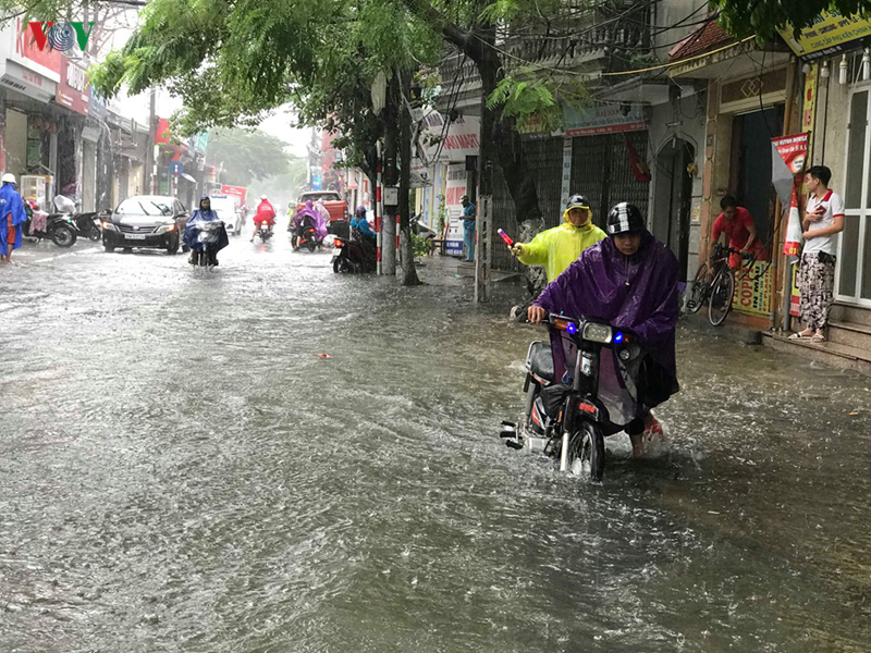 nhieu tuyen pho o ha noi menh mong nuoc