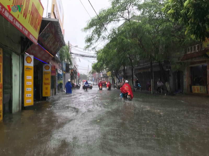 nhieu tuyen pho o ha noi menh mong nuoc