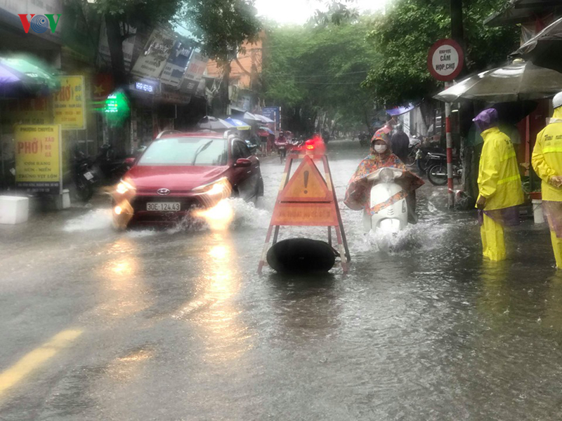 nhieu tuyen pho o ha noi menh mong nuoc