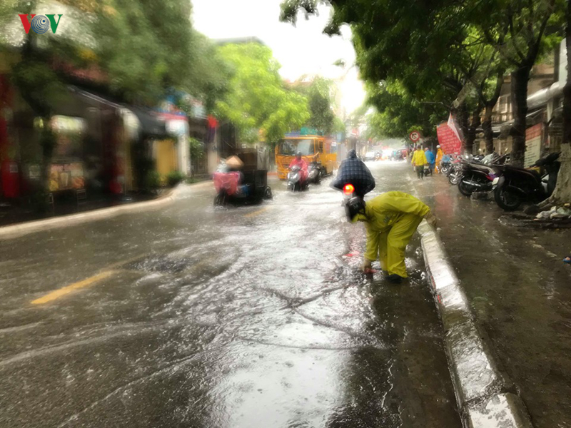 nhieu tuyen pho o ha noi menh mong nuoc