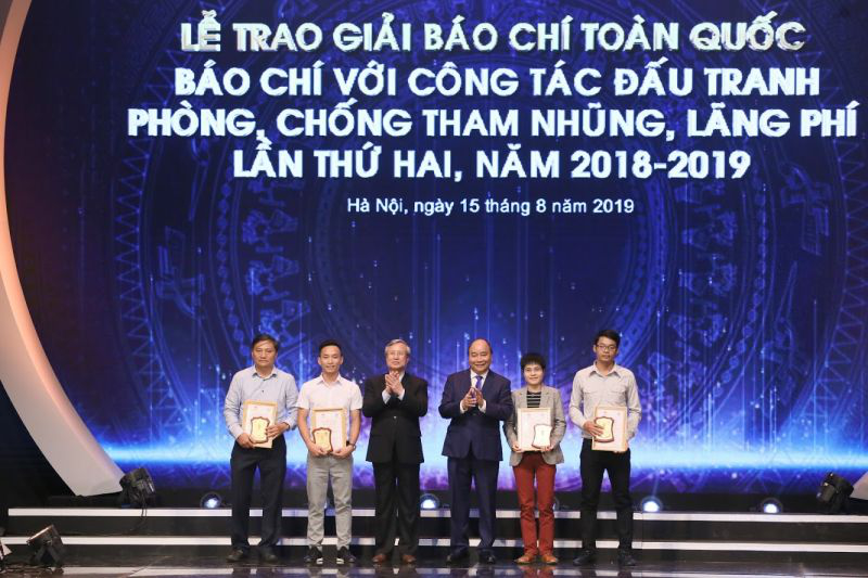 toan canh le trao giai bao chi toan quoc ve phong chong tham nhung