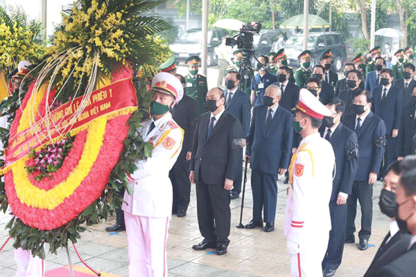 660 doan trong nuoc va quoc te den vieng nguyen tong bi thu le kha phieu hinh 1