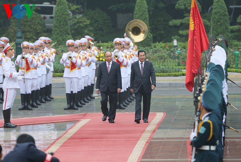 thu tuong nguyen xuan phuc chu tri le don thu tuong campuchia hun sen