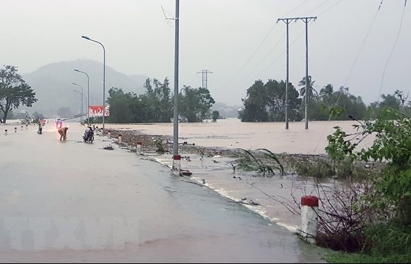 Bão số 12 khiến 2 người tử vong, nhiều thiệt hại tại các địa phương