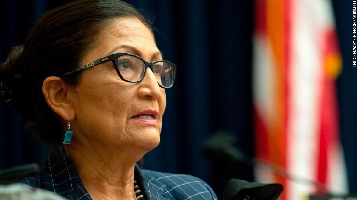 B&agrave; Deb Haaland. Ảnh: CNN