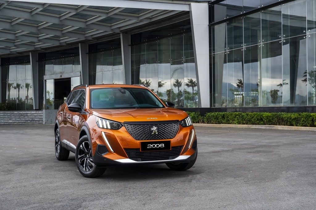 So sánh Kia Seltos và Peugeot 2008: 'Tân binh' đối đầu 'Lính mới'