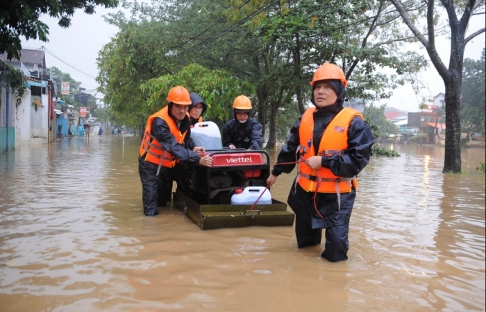 Viettel triển khai nhiều chính sách hỗ trợ người dân  tại các tỉnh chịu ảnh hưởng của bão Noru