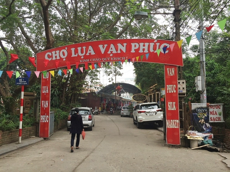 lang nghe du lich ha noi san sang cho khach du lich